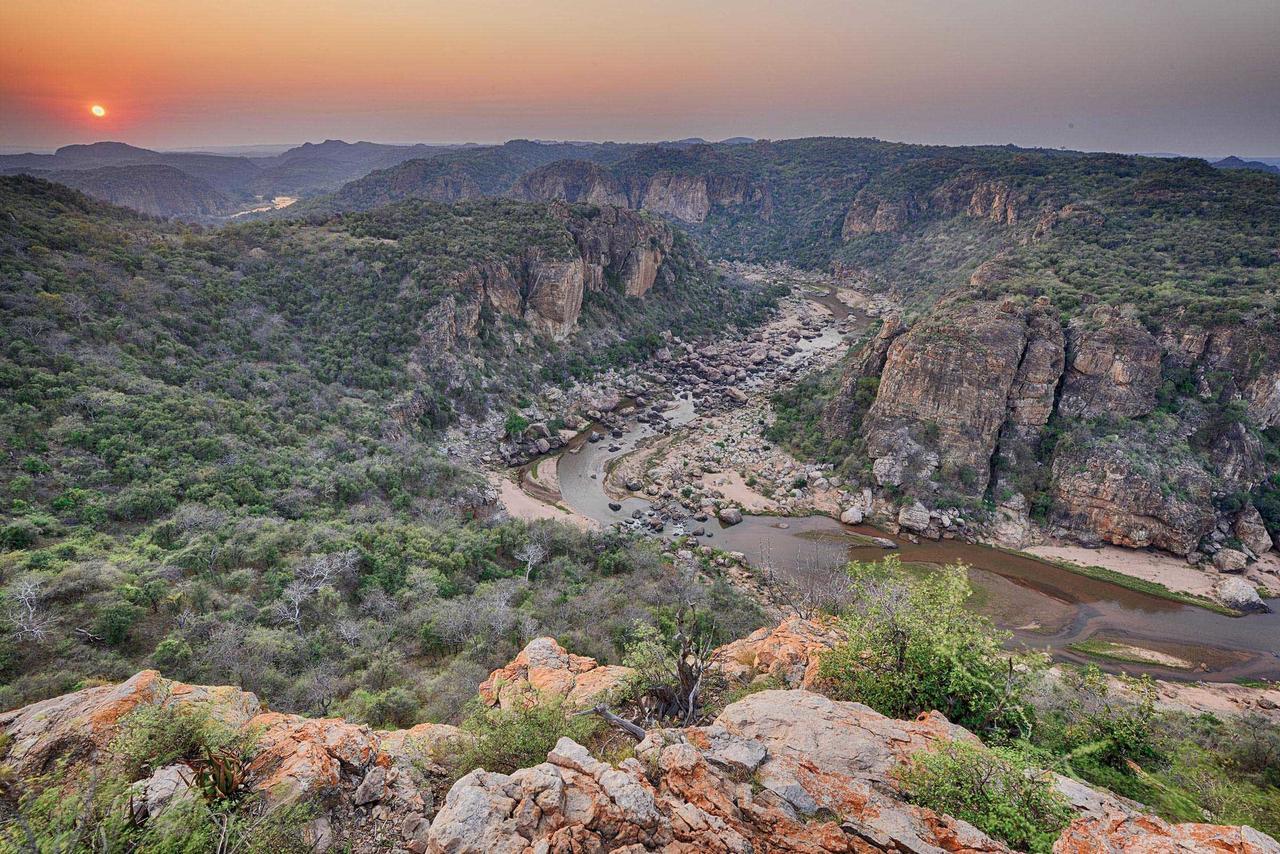 Отель Pafuri Camp Makuleke Экстерьер фото